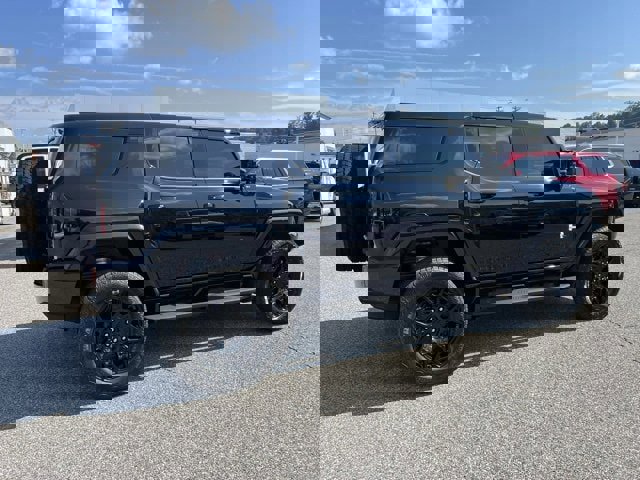 Used 2024 GMC Hummer EV 2X w/ LPO, Illumination Package image 4