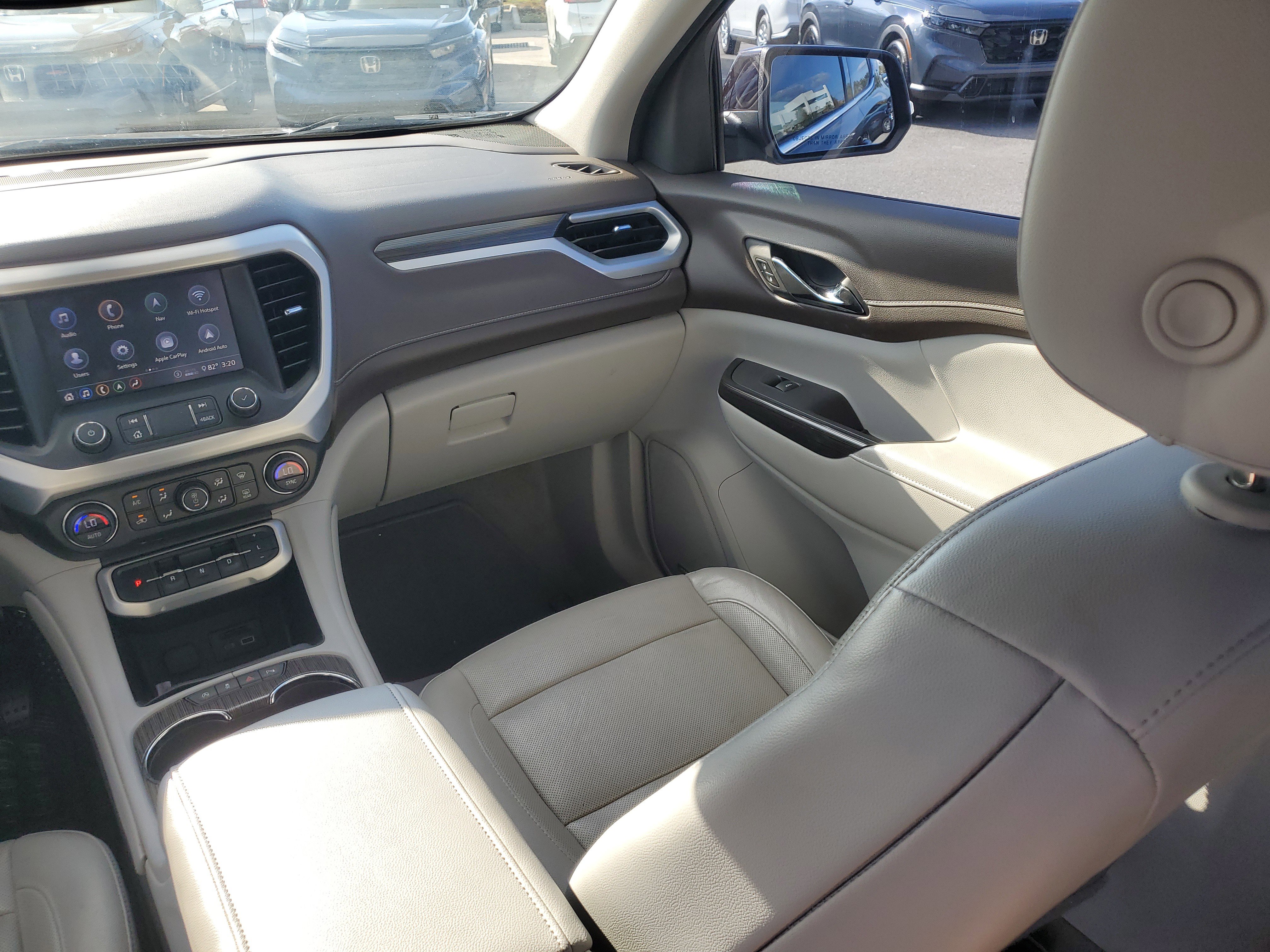 Used 2020 GMC Acadia SLT w/ Driver Alert Package II image 23