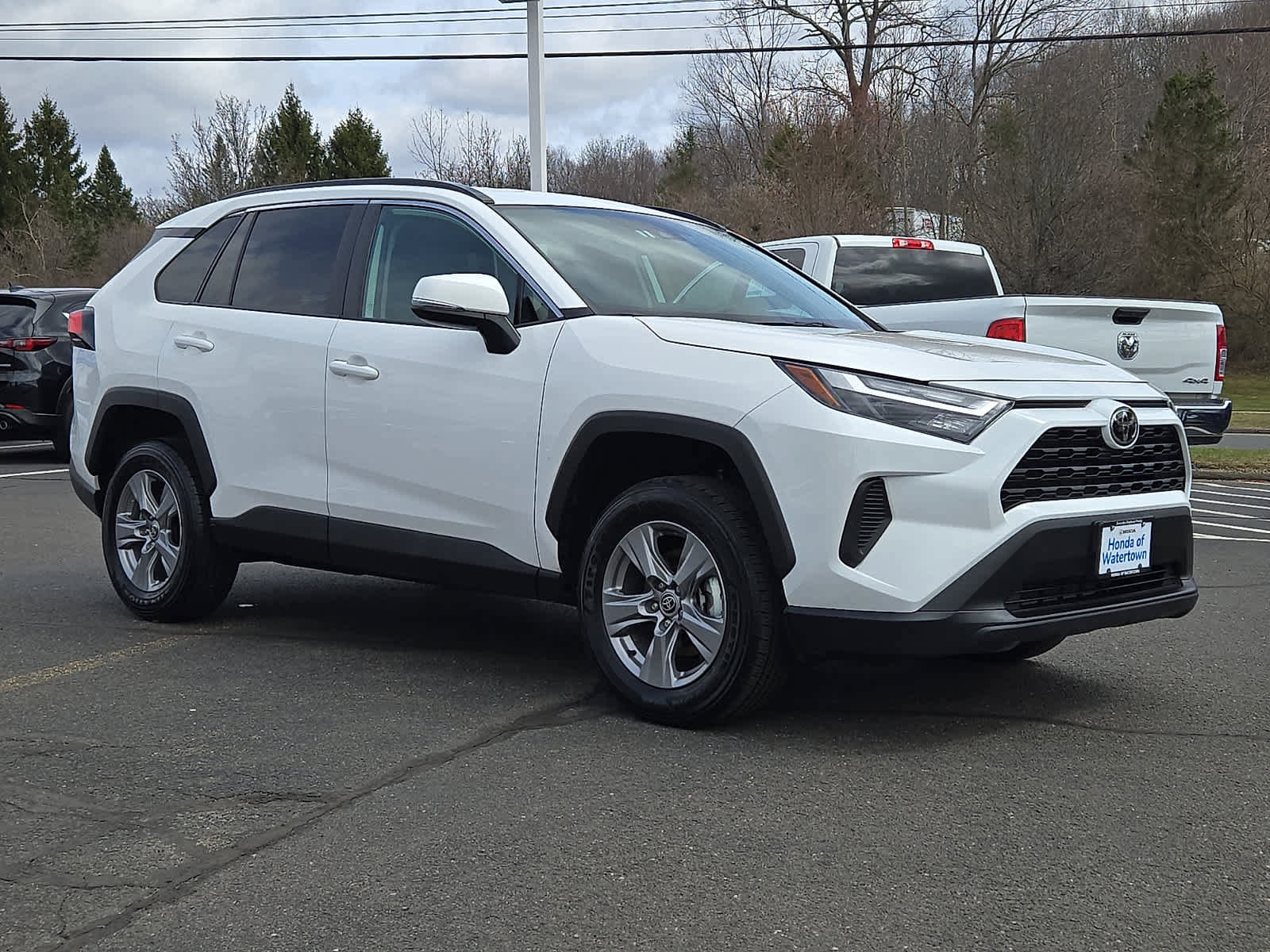 Used 2025 Toyota RAV4 XLE image 4
