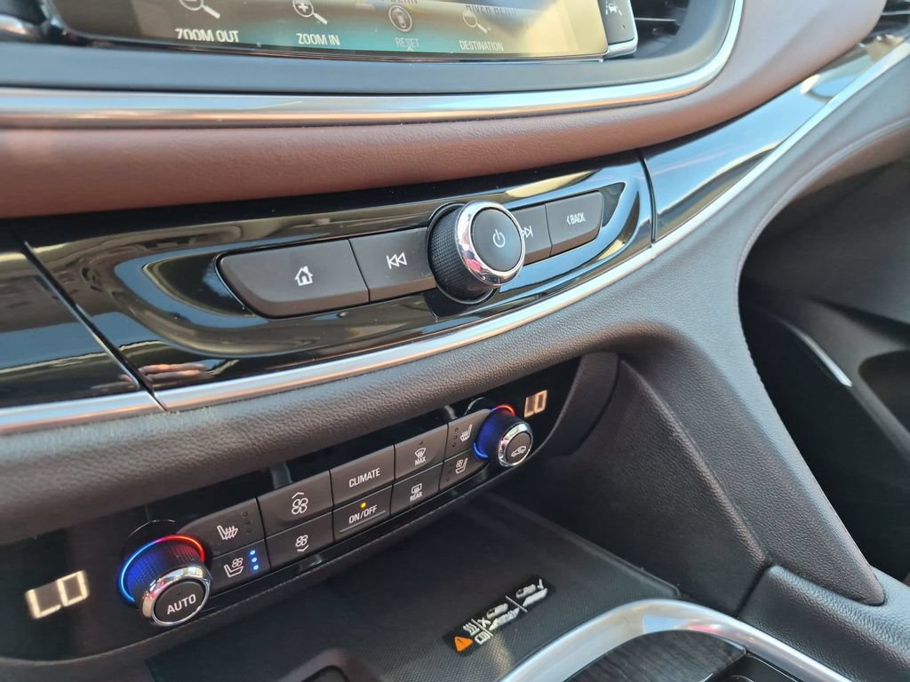Used 2019 Buick Enclave Avenir FWD image 23