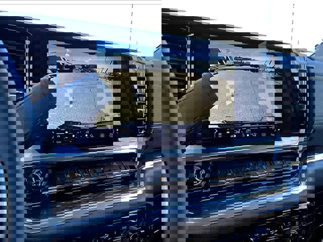 New 2026 Chevrolet Silverado 2500 LTZ w/ LTZ Premium Package AWD/4WD image 15