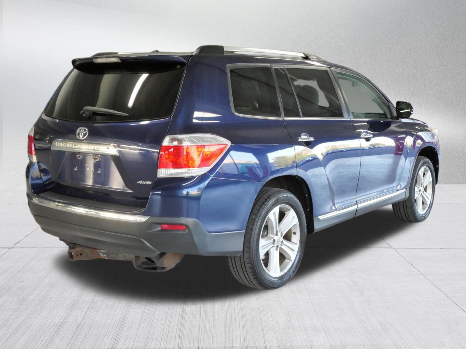 Used 2012 Toyota Highlander Limited w/ Tow Pkg AWD/4WD image 7