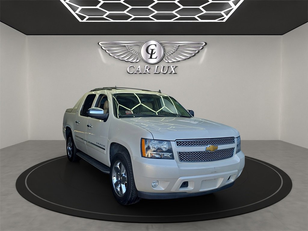 Used 2012 Chevrolet Avalanche LTZ image 8