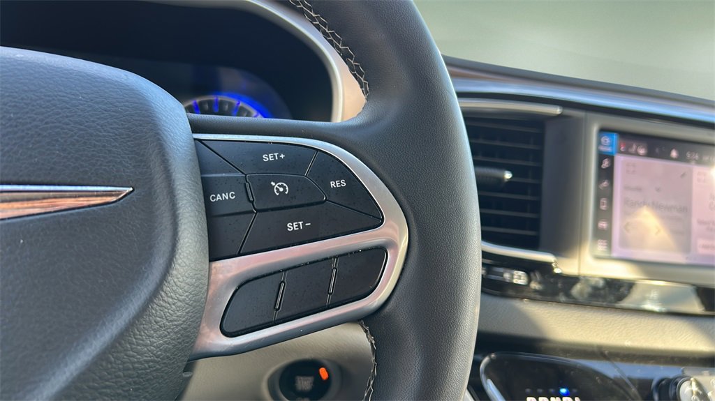 Used 2023 Chrysler Voyager LX image 27