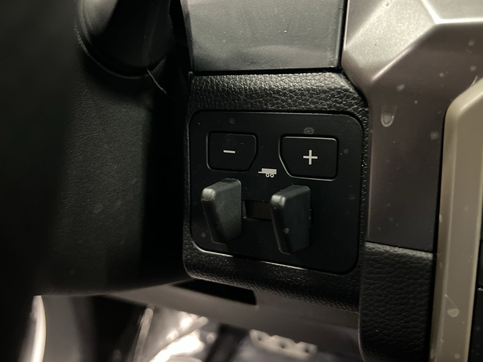 Used 2024 Toyota Tacoma TRD Sport w/ TRD Sport Upgrade Package image 27