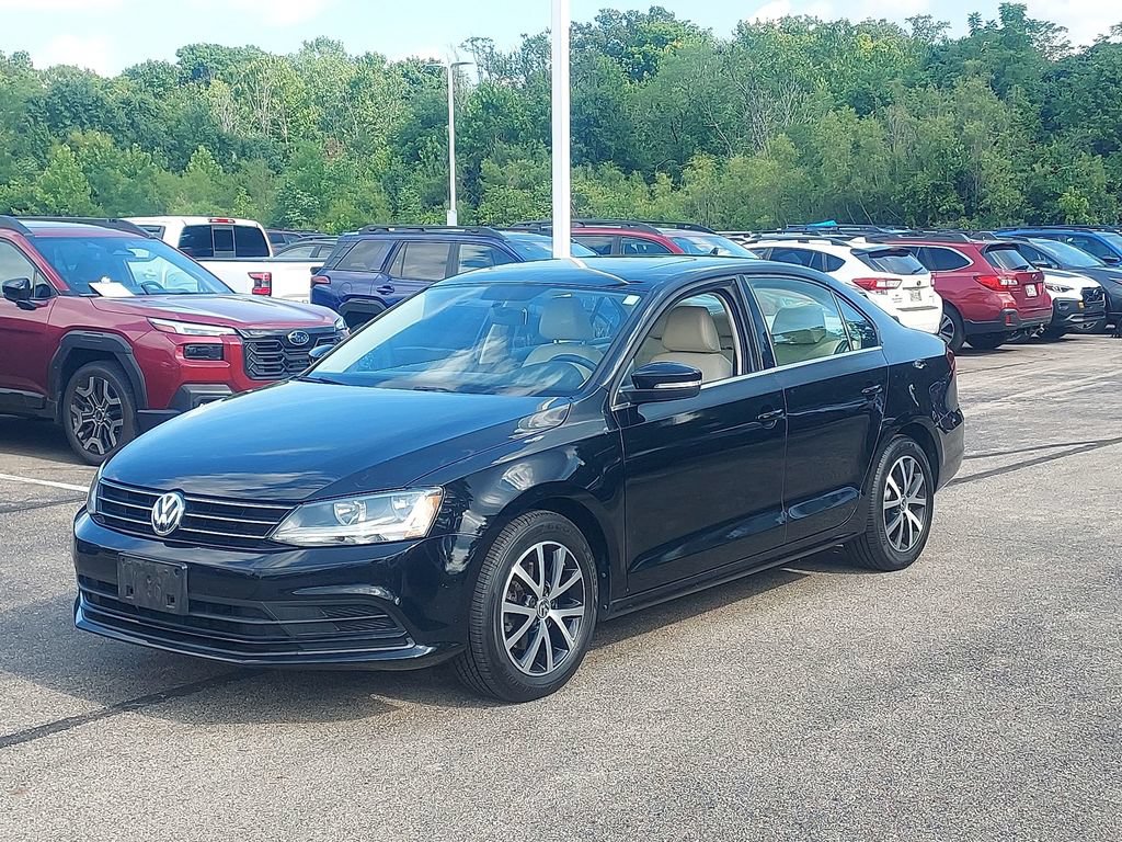 Used 2017 Volkswagen Jetta SE FWD image 3
