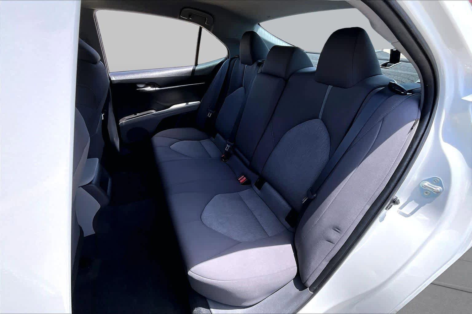 Used 2022 Toyota Camry LE FWD image 19