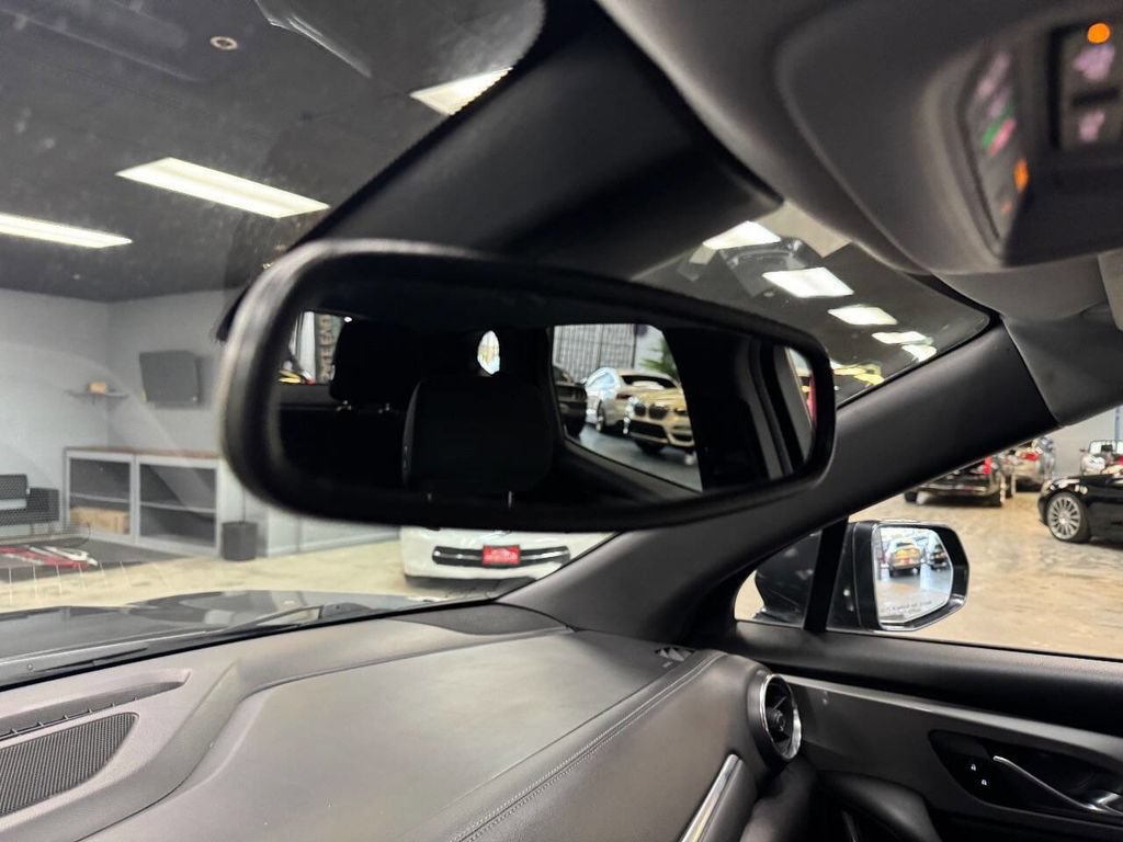 Used 2019 Chevrolet Blazer LT FWD image 30