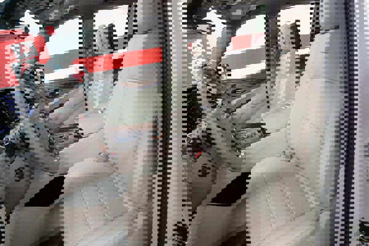 Used 2024 Cadillac Escalade ESV Sport Platinum w/ LPO, ONYX Package image 24