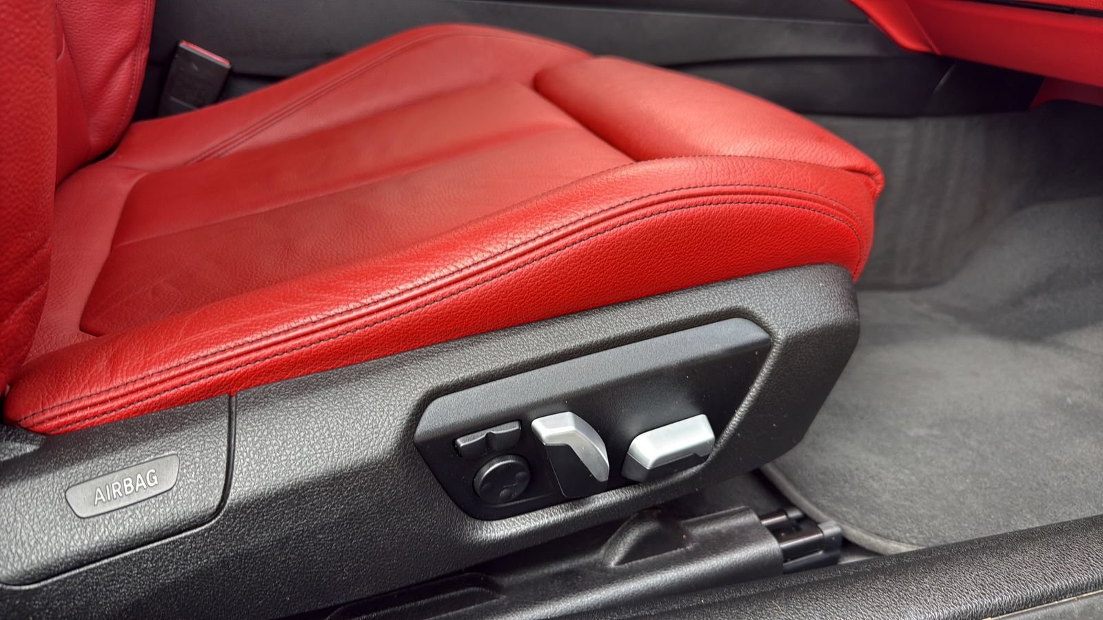 Used 2019 BMW 440i Coupe w/ M Sport Package RWD image 25