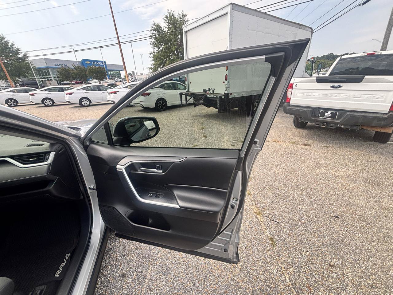 Used 2020 Toyota RAV4 XLE AWD/4WD image 53