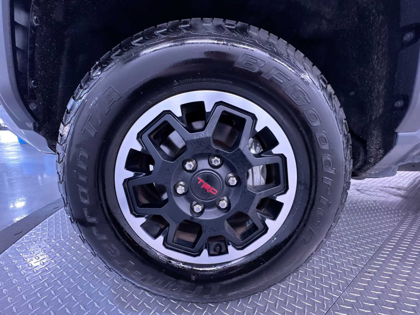 Used 2025 Toyota Tacoma TRD Off-Road AWD/4WD image 10