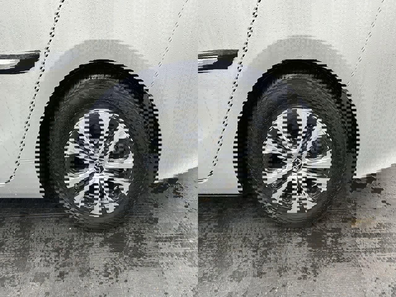 Used 2022 Toyota Prius Prime LE image 24