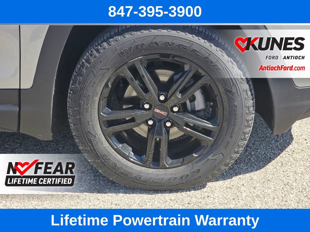 Used 2023 GMC Terrain AT4 image 9