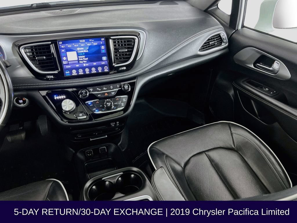 Used 2019 Chrysler Pacifica Limited w/ Advanced Safetytec Group FWD image 30