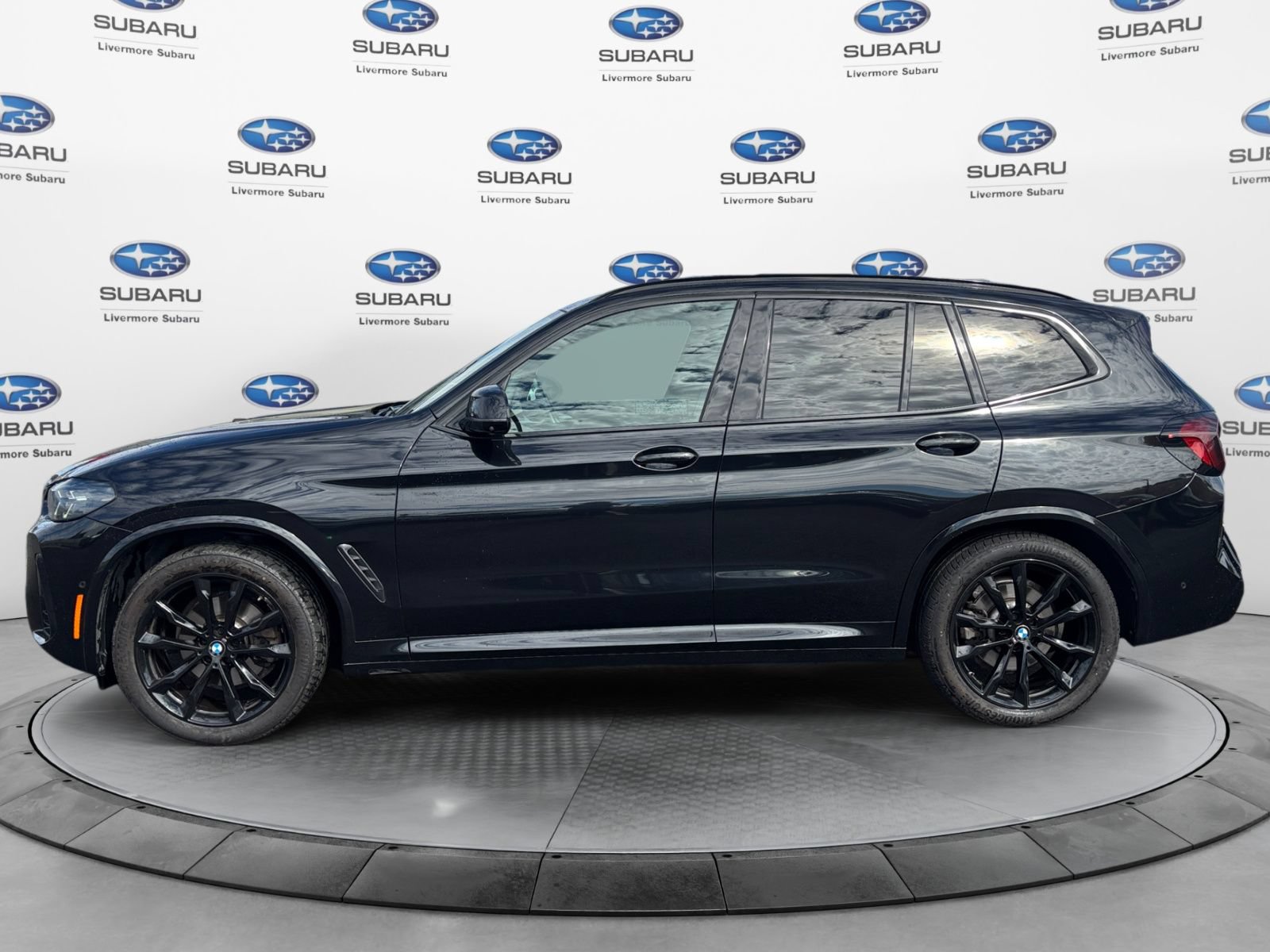 Used 2023 BMW X3 xDrive30i w/ M Sport Package AWD/4WD image 3