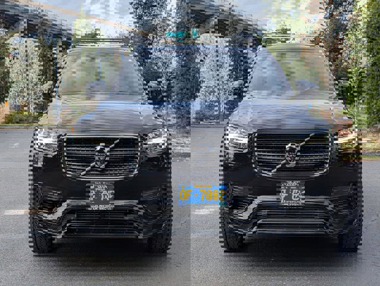 Used 2019 Volvo XC90 T8 R-Design w/ Advanced Package image 2