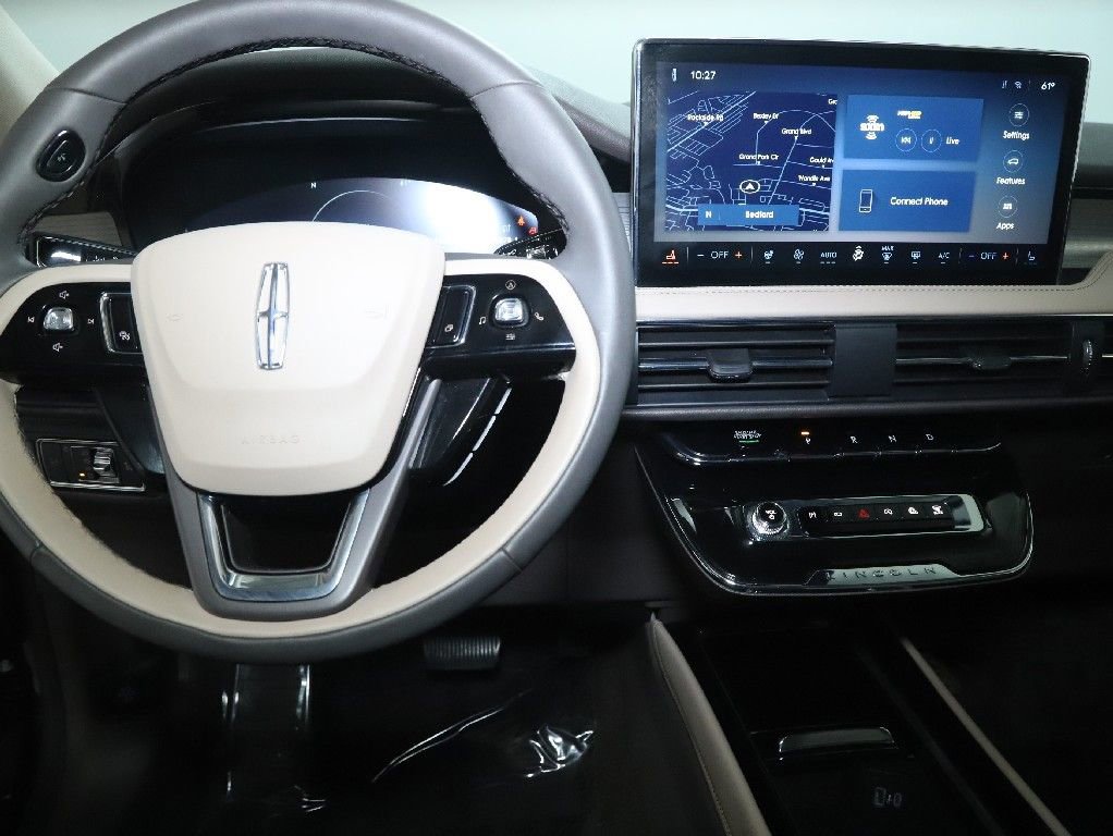 Certified 2023 Lincoln Corsair AWD w/ Equipment Group 101A image 27