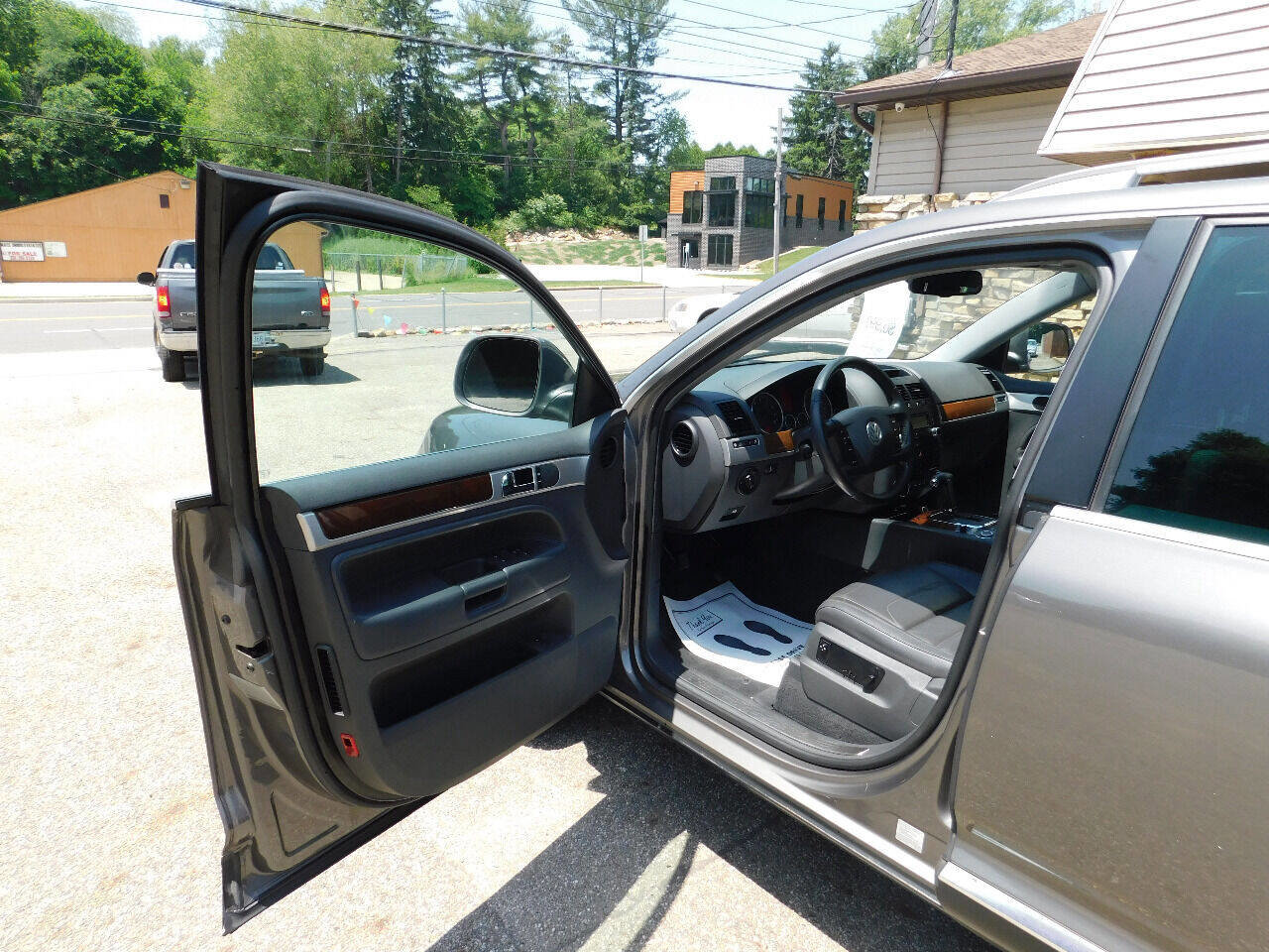 Used 2008 Volkswagen Touareg V6 AWD/4WD image 14