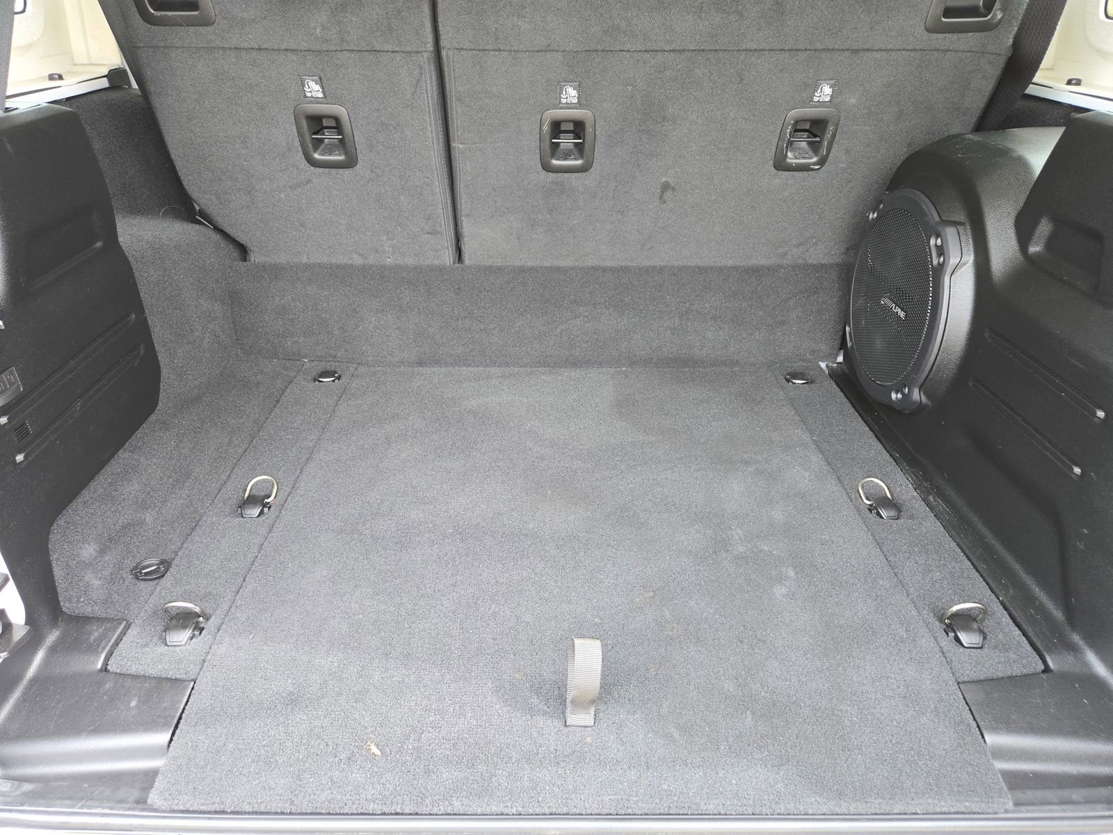 Used 2022 Jeep Wrangler Unlimited Sahara w/ Cold Weather Group image 29