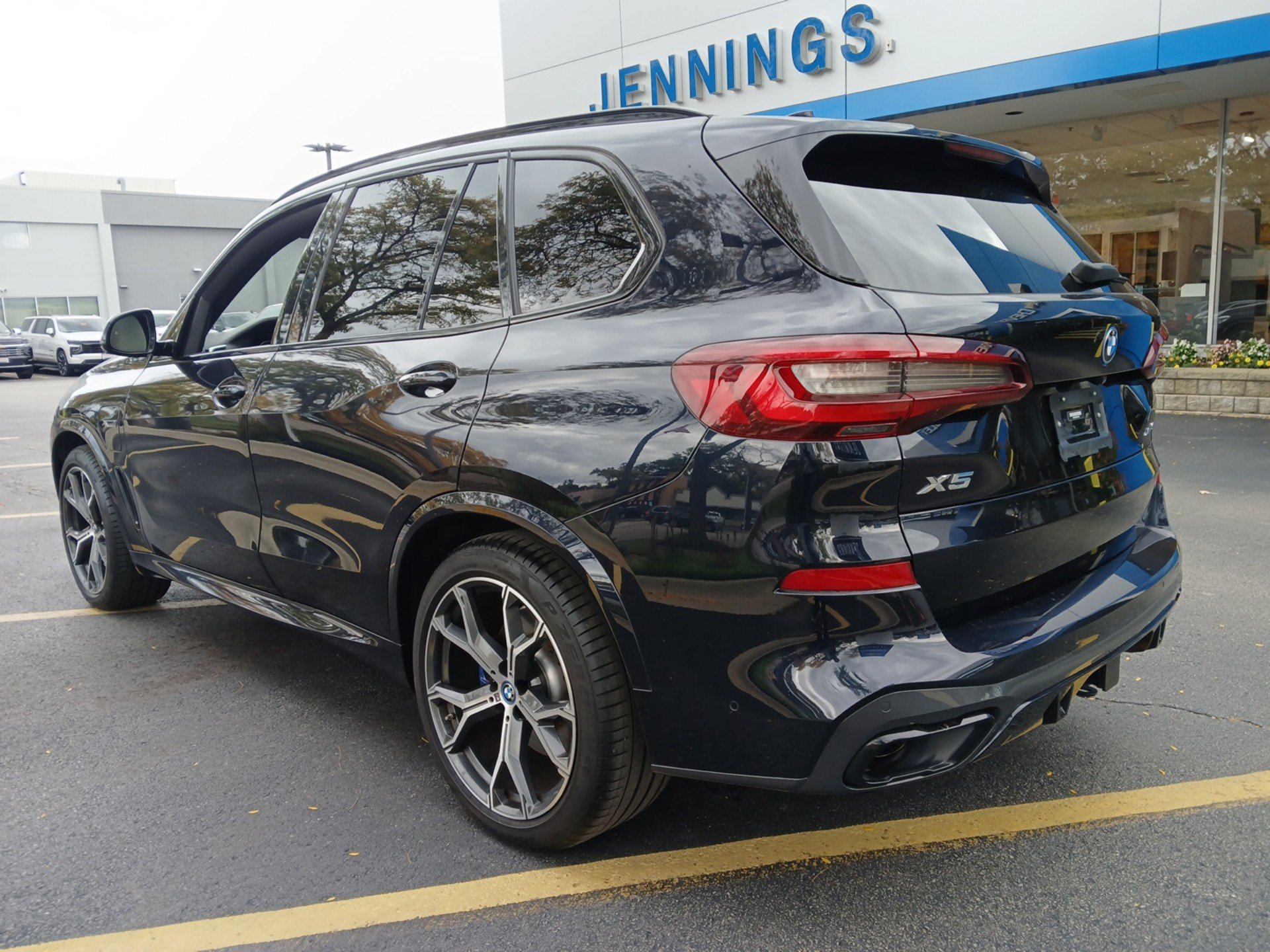 Used 2022 BMW X5 xDrive45e w/ M Sport Package image 5
