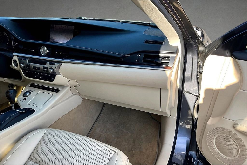 Used 2013 Lexus ES 350 image 28