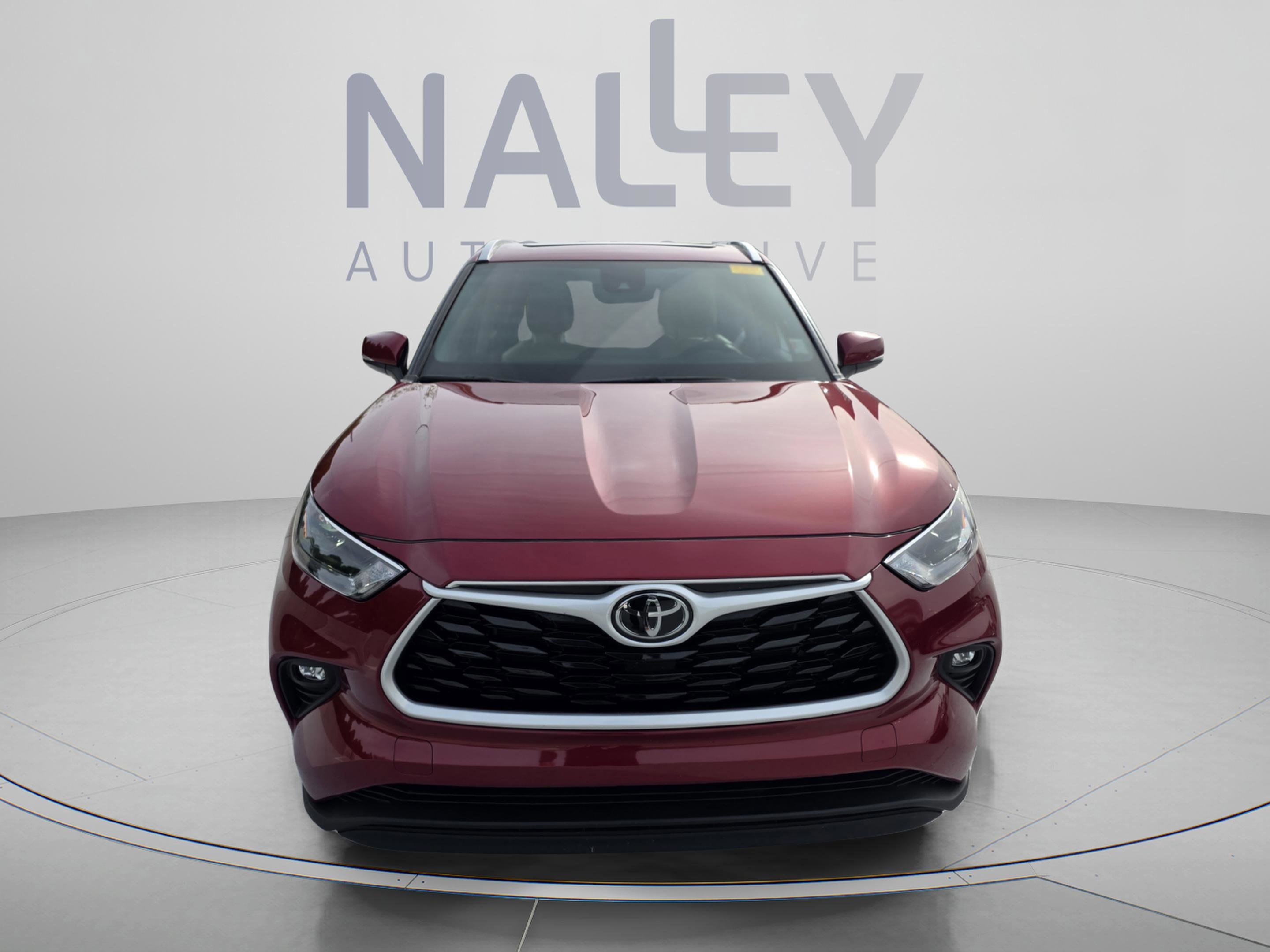 Used 2023 Toyota Highlander XLE image 8