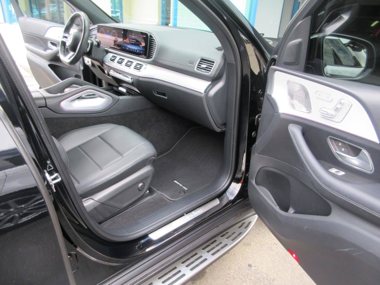Used 2024 Mercedes-Benz GLS 450 4MATIC w/ AMG Line Exterior image 21