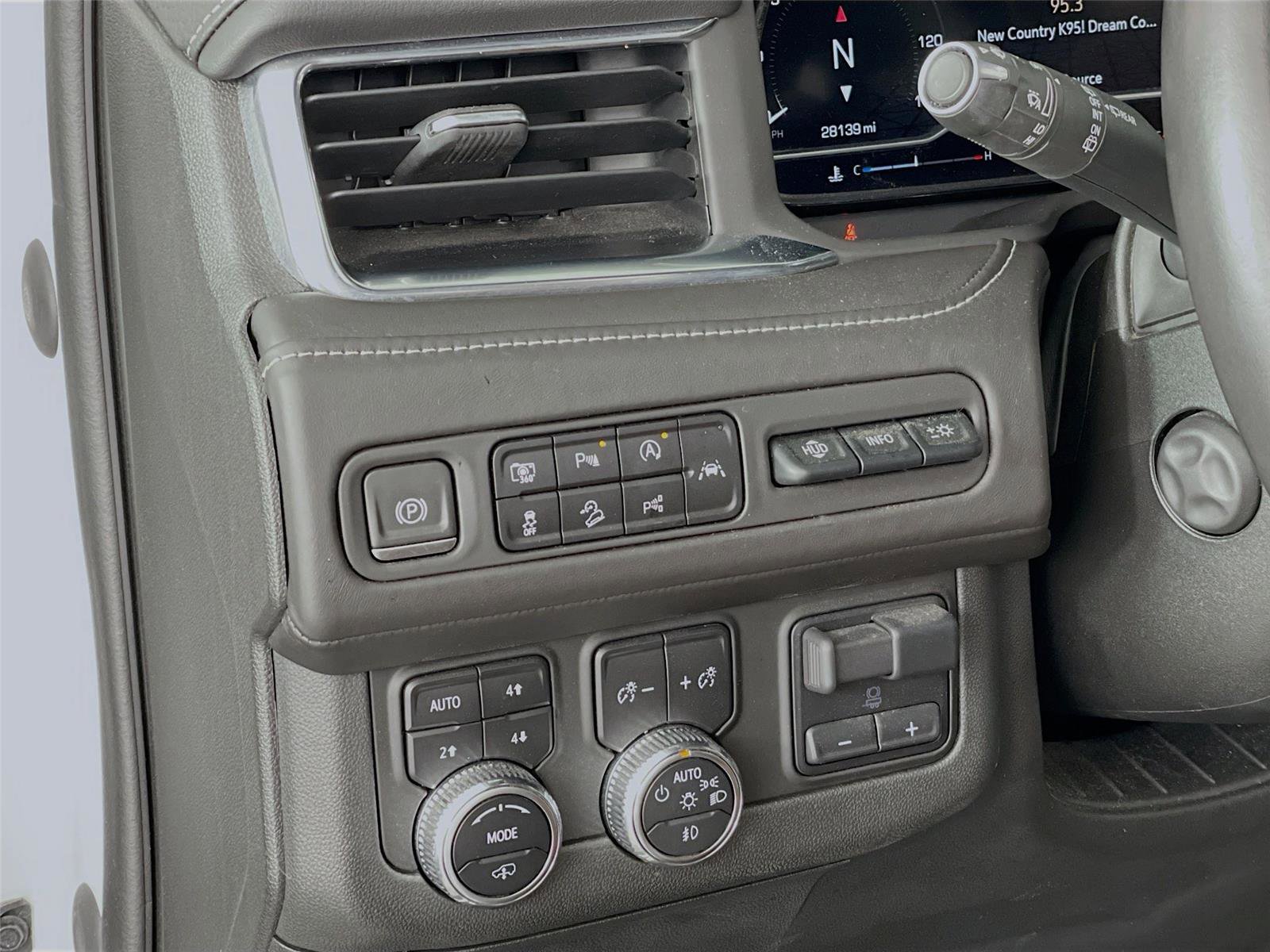 Used 2023 GMC Yukon XL Denali Ultimate image 14