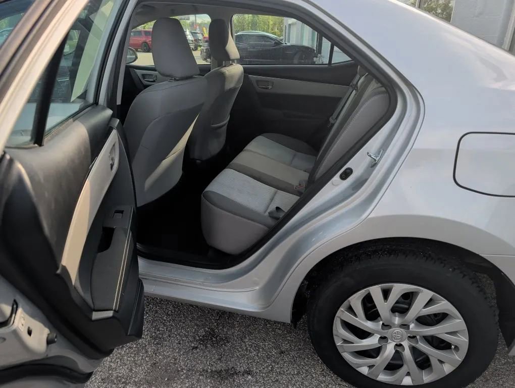 Used 2017 Toyota Corolla L FWD image 19