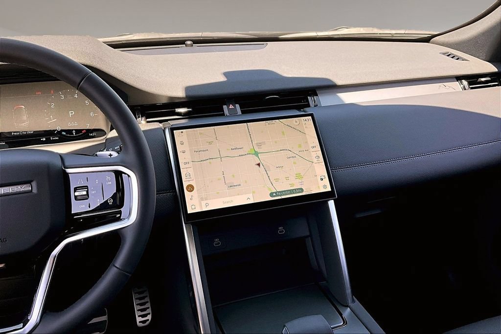New 2026 Land Rover Discovery Sport Landmark AWD/4WD image 6