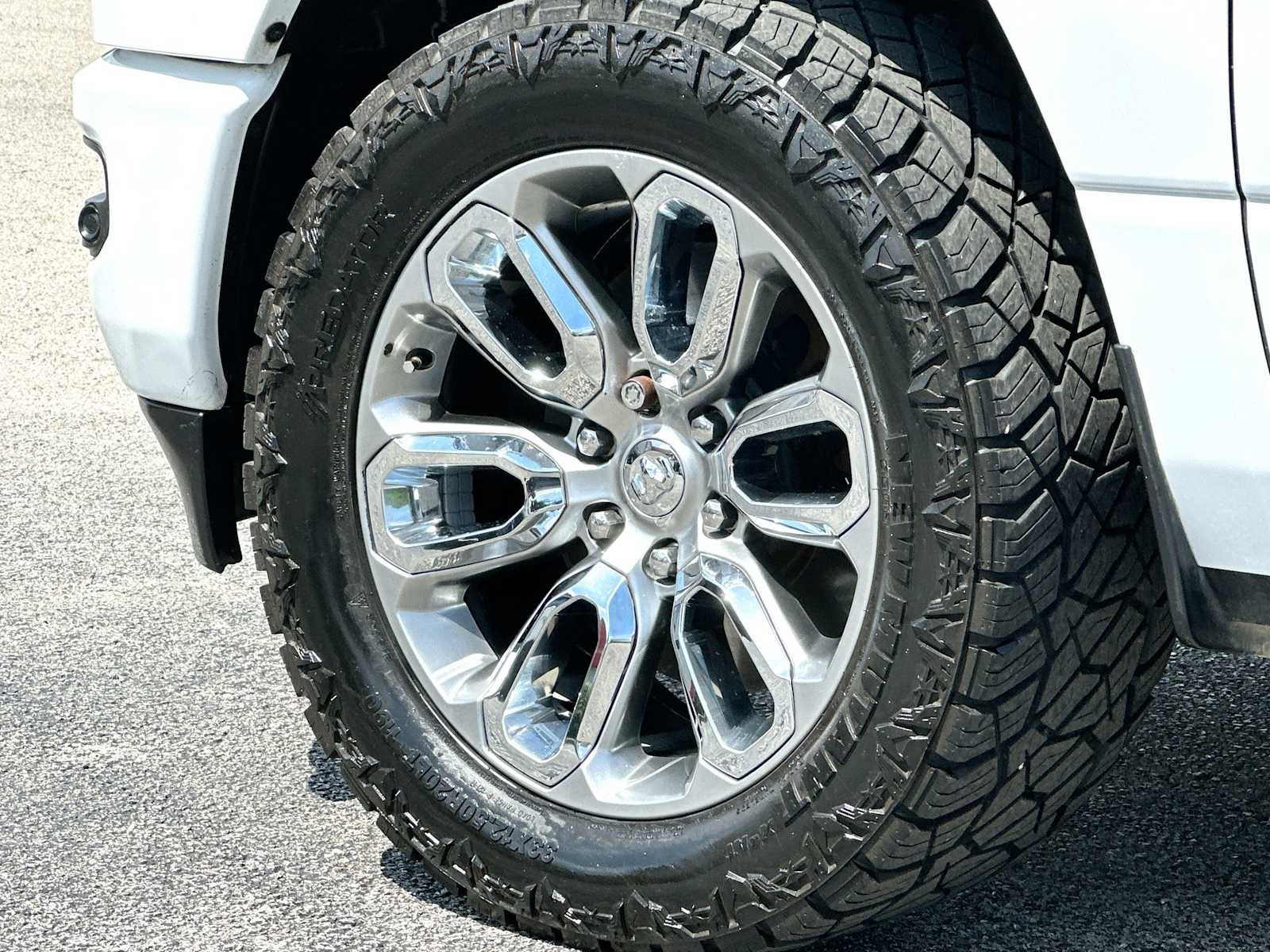 Used 2024 RAM 1500 Laramie image 11