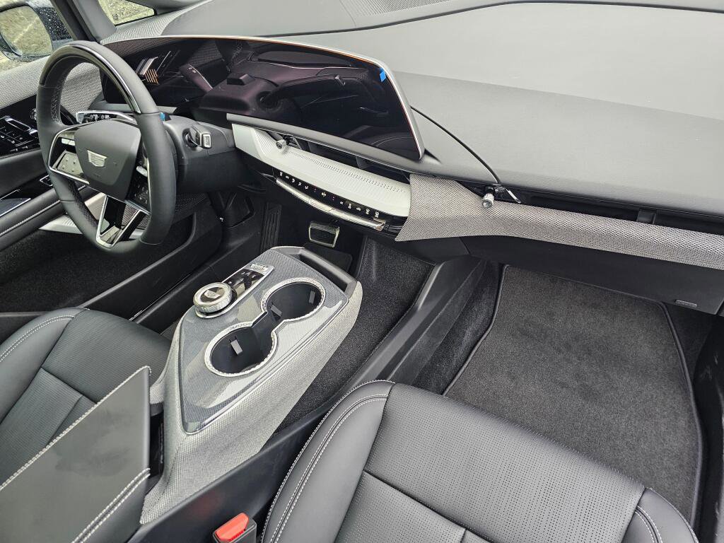 New 2026 Cadillac Optiq Luxury 2 AWD/4WD image 17