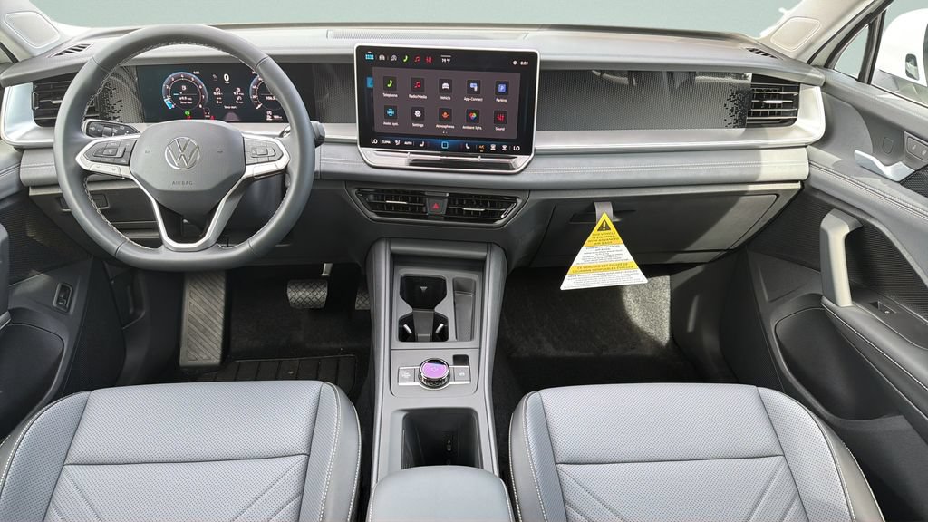 New 2026 Volkswagen Tiguan SE FWD image 13