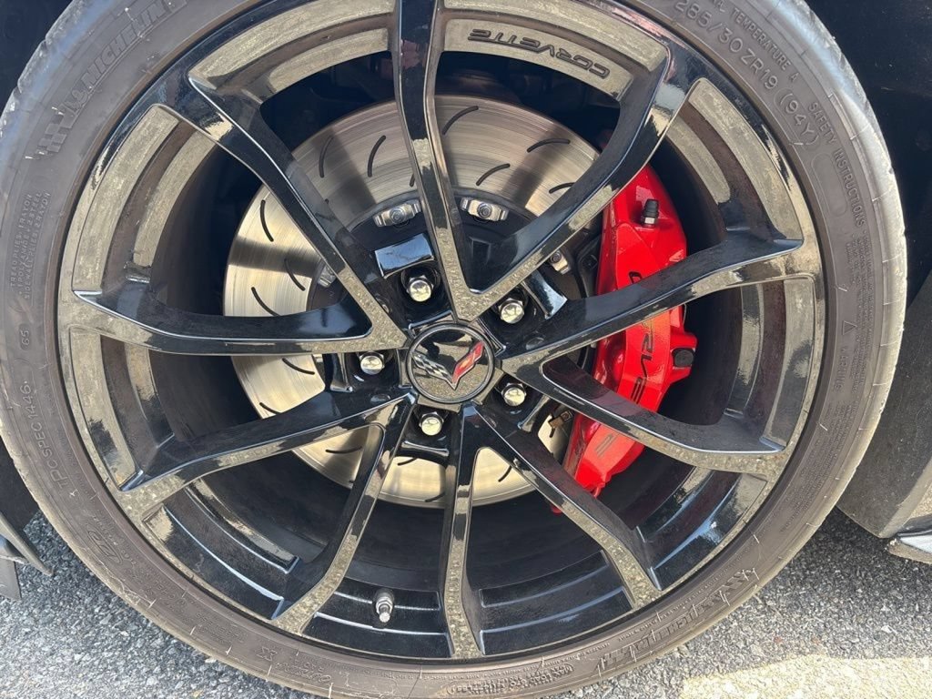 Used 2017 Chevrolet Corvette Grand Sport w/ Grand Sport Heritage Package RWD image 15
