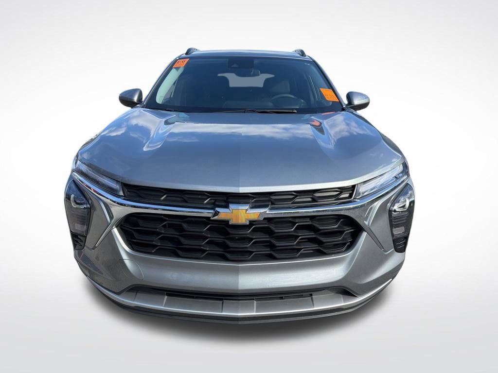 Used 2025 Chevrolet Trax LT image 18