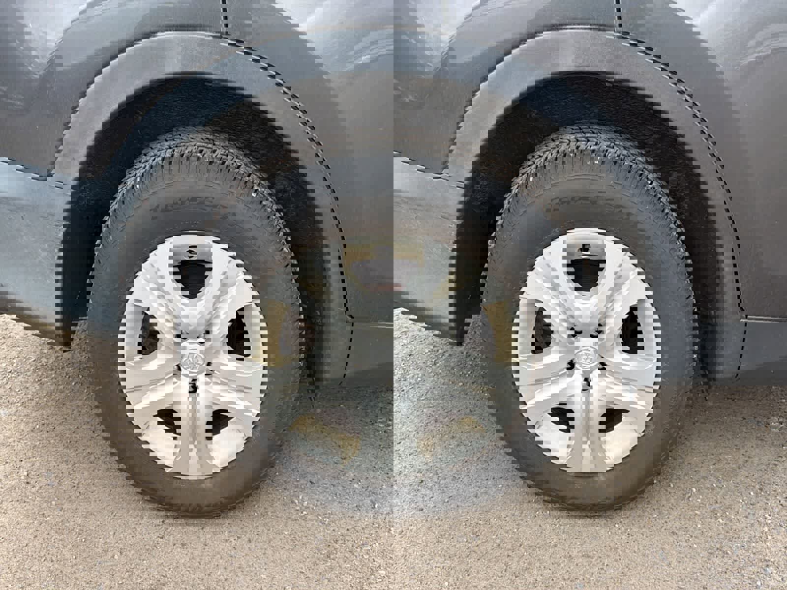 Used 2015 Toyota RAV4 LE image 23