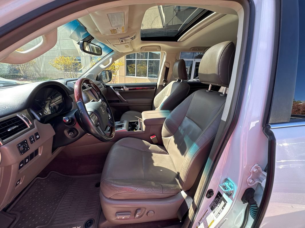 Used 2018 Lexus GX 460 Premium w/ Premium Package AWD/4WD image 31