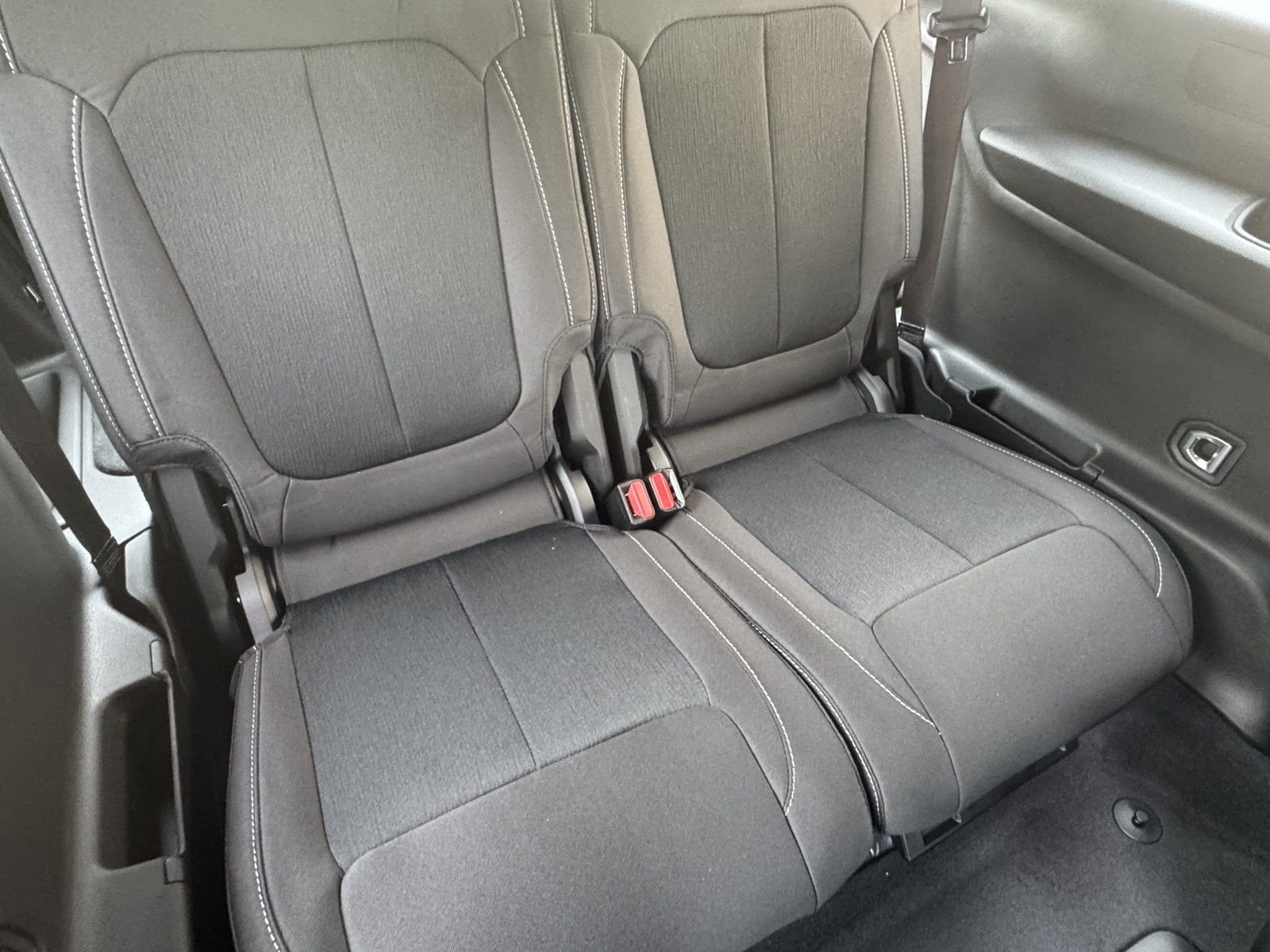 New 2026 Jeep Grand Cherokee L Laredo RWD image 18