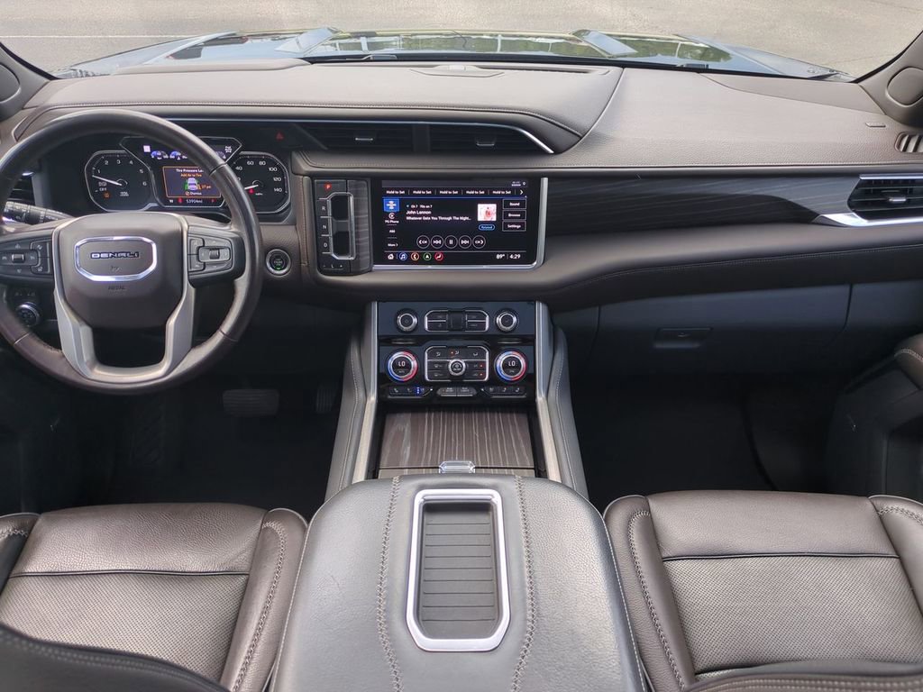 Used 2021 GMC Yukon Denali w/ Denali Premium Package image 17