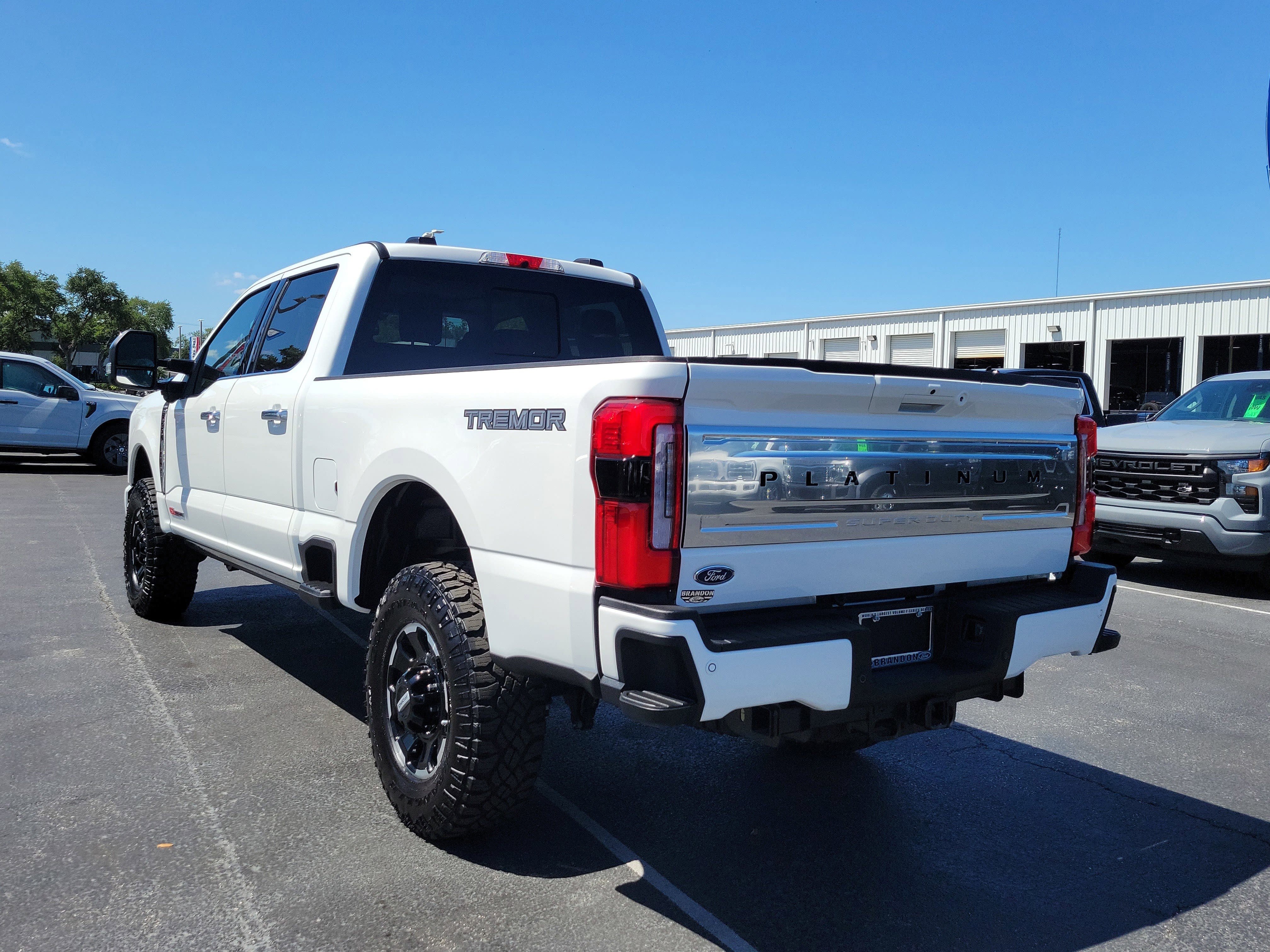 Certified 2025 Ford F250 Platinum w/ Platinum Plus Package AWD/4WD image 7