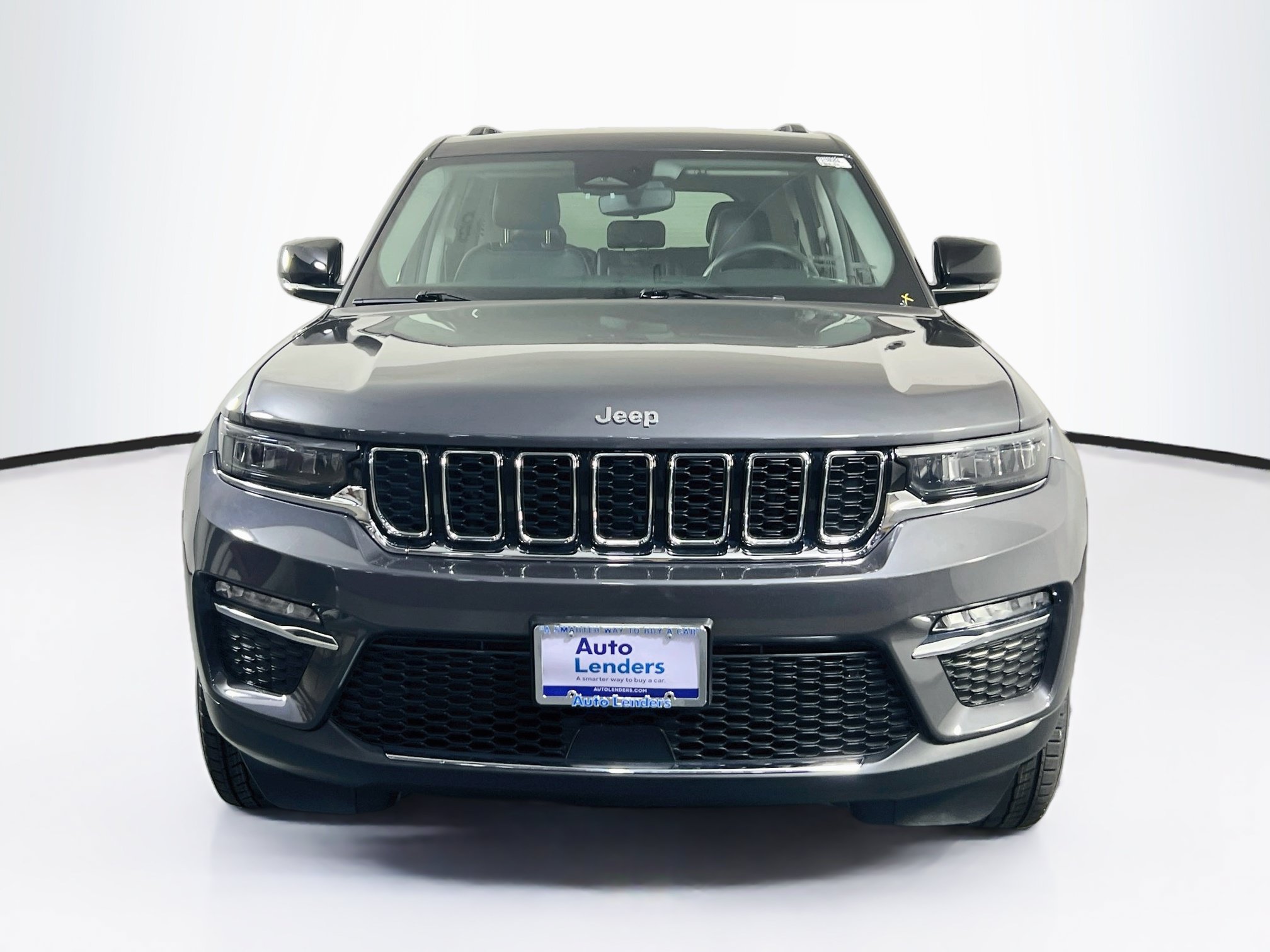 Used 2023 Jeep Grand Cherokee Limited AWD/4WD image 2