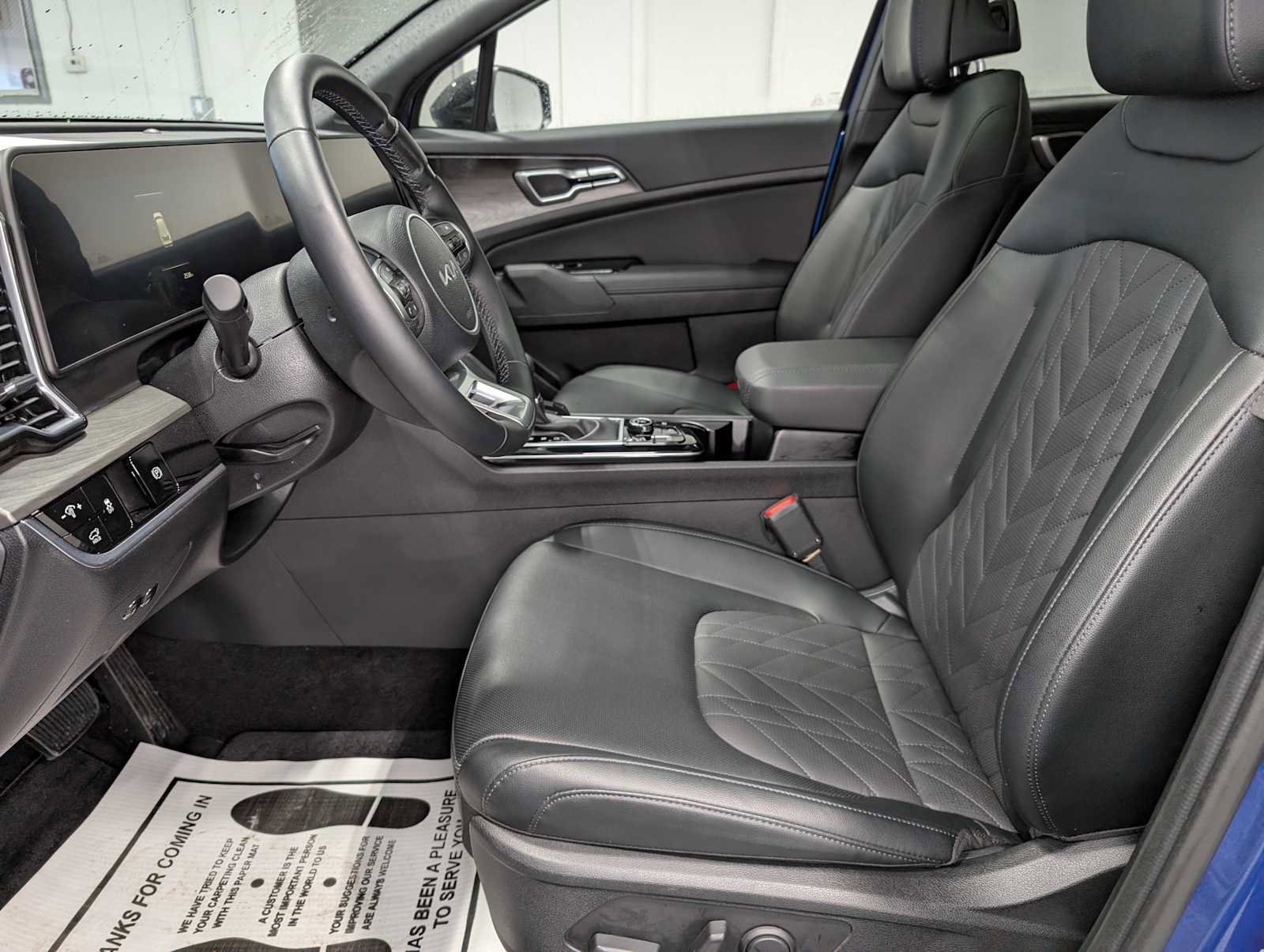 Used 2025 Kia Sportage X-Line w/ Premium Package image 4