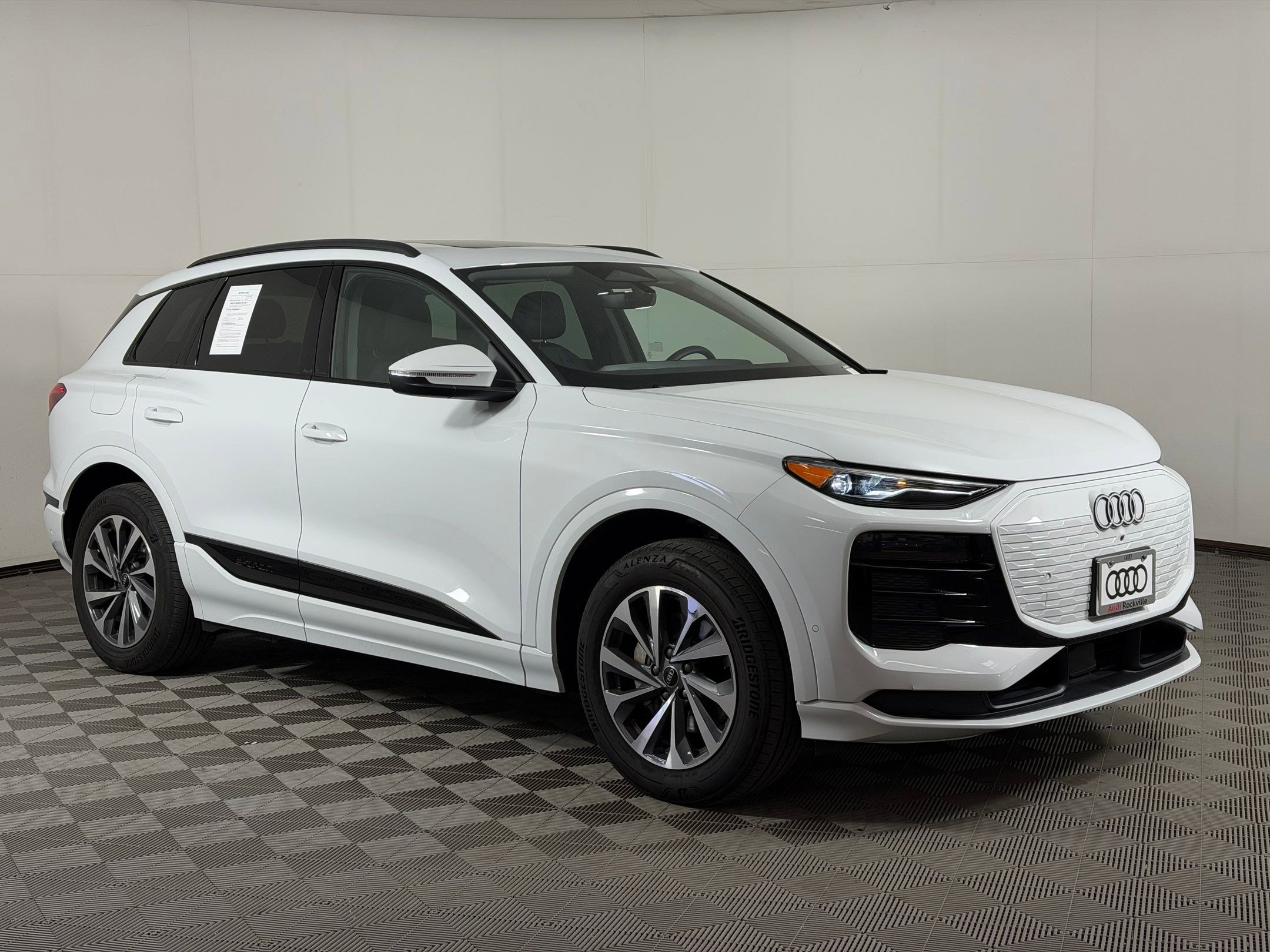 Used 2025 Audi Q6 e-tron Premium w/ Convenience Package AWD/4WD image 7