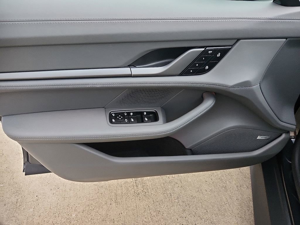 Certified 2025 Porsche Taycan image 11