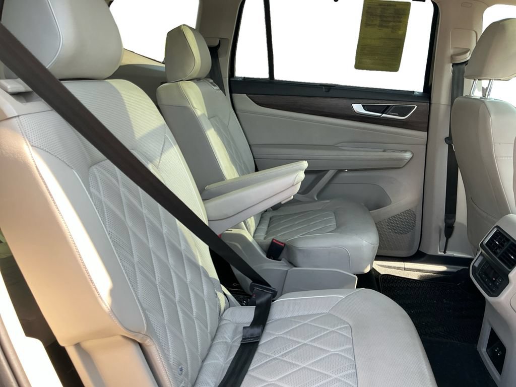 Used 2024 Volkswagen Atlas SEL Premium R-Line AWD/4WD image 19
