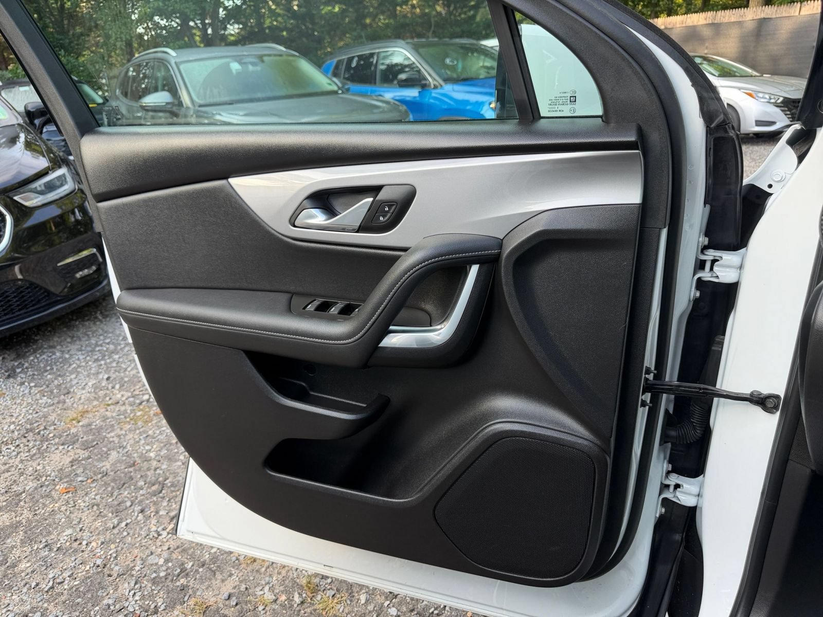 Used 2025 Chevrolet Blazer LT FWD image 18