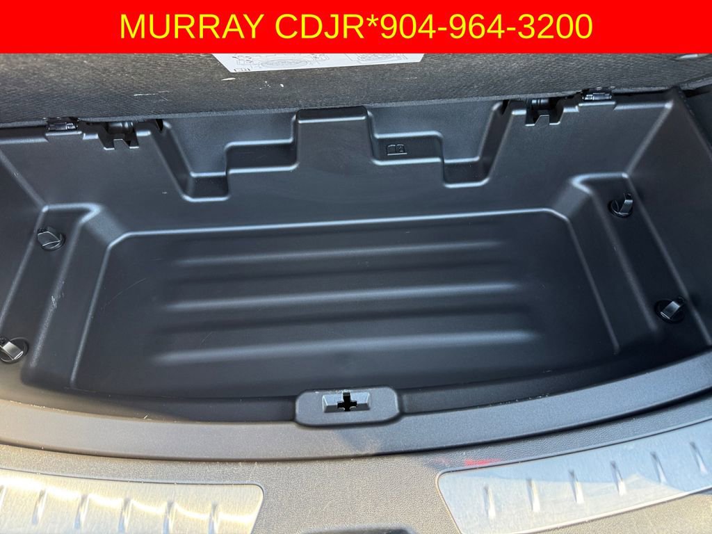 Used 2023 Buick Enclave Essence image 31