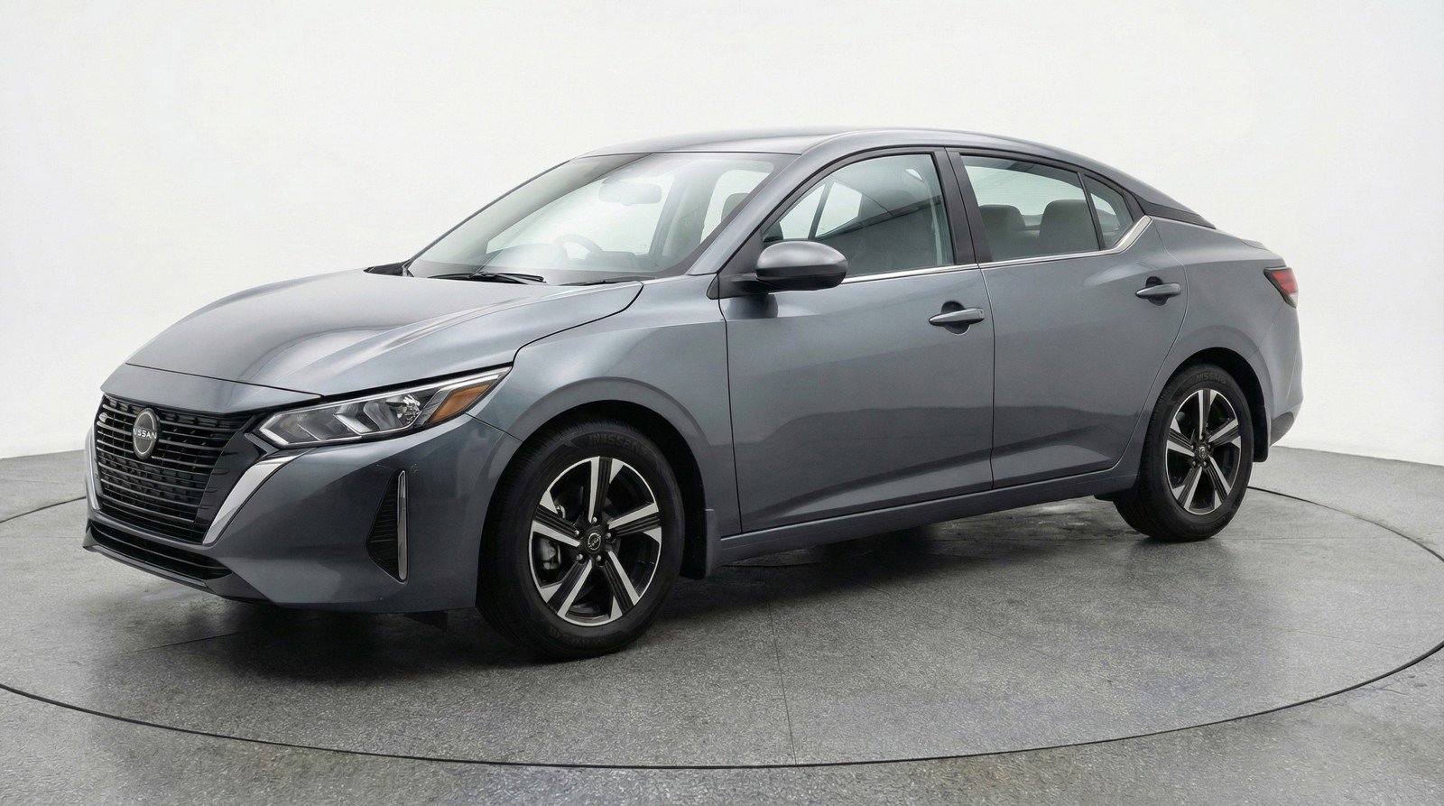 Used 2025 Nissan Sentra SV image 3
