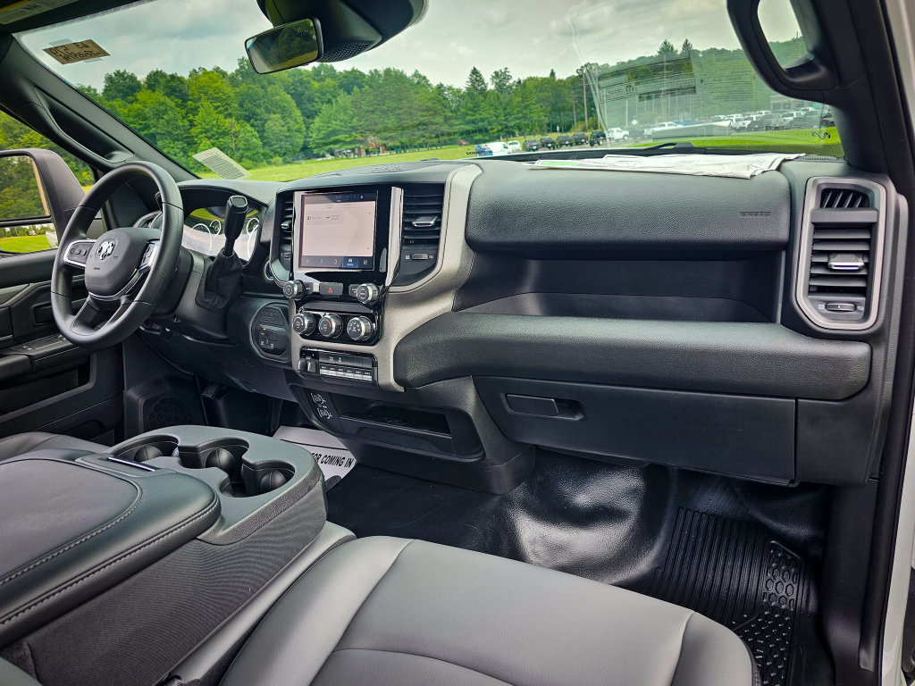 New 2026 RAM 3500 Tradesman AWD/4WD image 35